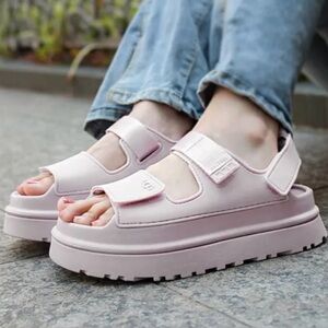 NIB UGG Goldenglow Platform Sandals in Bay Fog Size 8